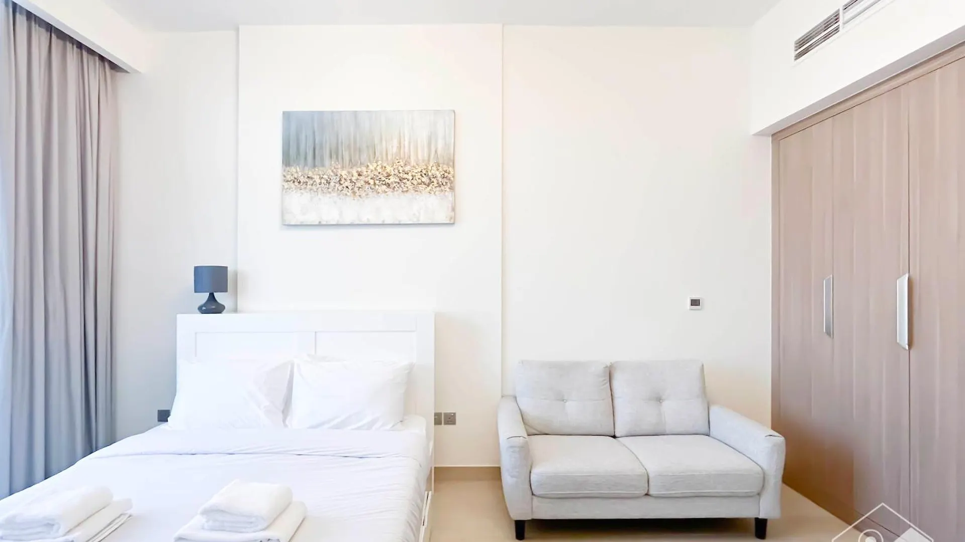 Azizi Riviera Elegant Studio With Great Amenities Dubai Apartment